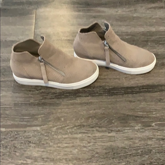 Steve Madden Caliber High Top Wedge Sneaker - Picture 6 of 6